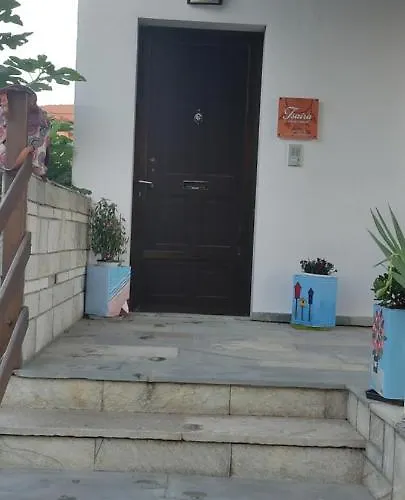 Tsaira 阿莫利亚尼岛